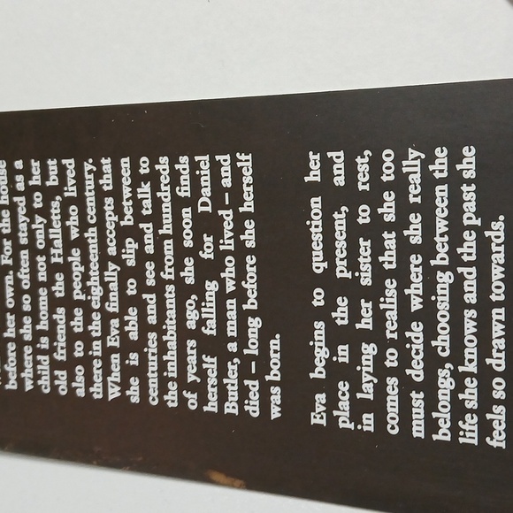 The Rose Garden by Susanna Kearsley Hardback Book - Picture 3 of 6